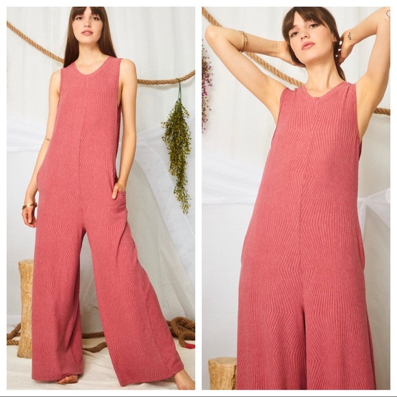 Absolutely fabulous wide leg Solid Jumpsuit - Picture 3 of 4